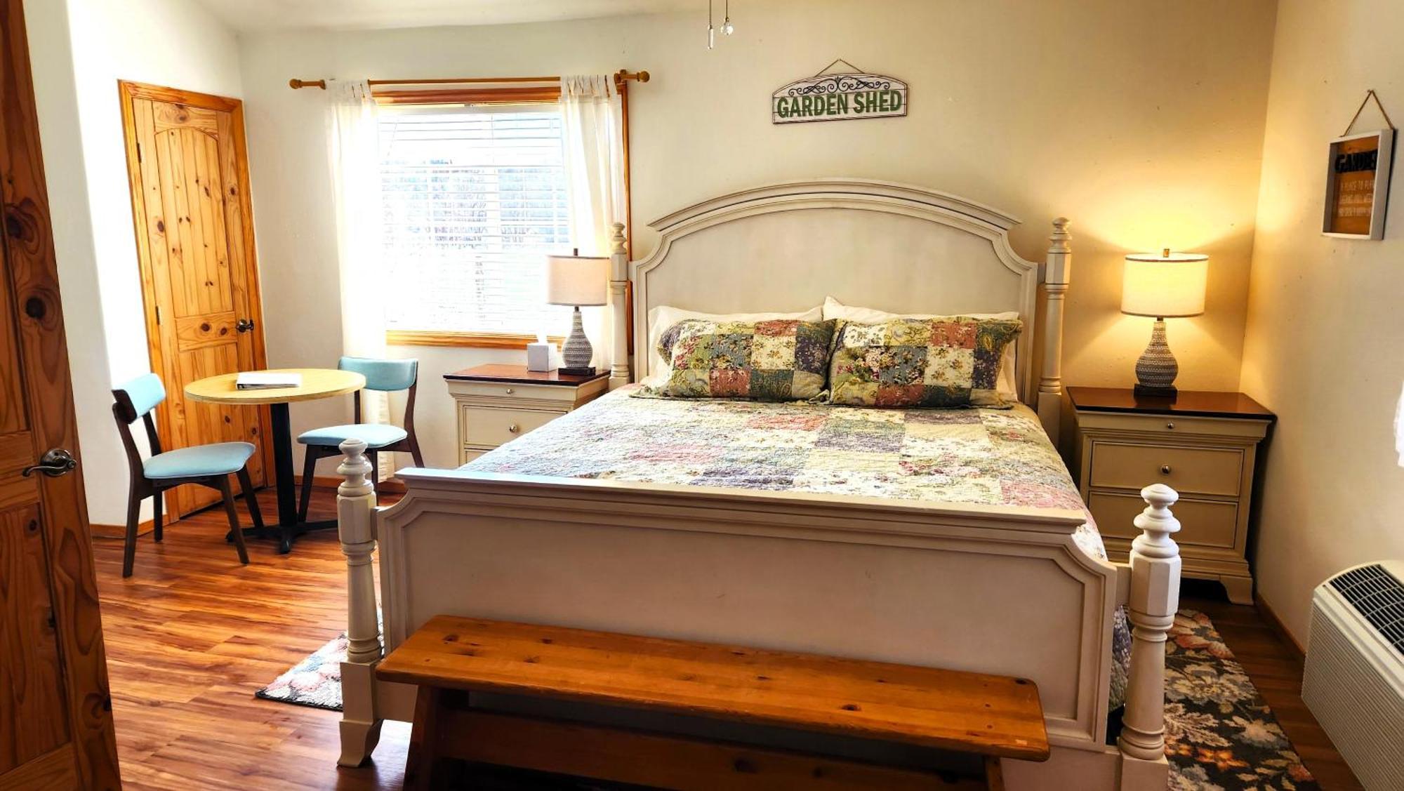 Arrowhead Country Cabins Mount Carmel Room photo